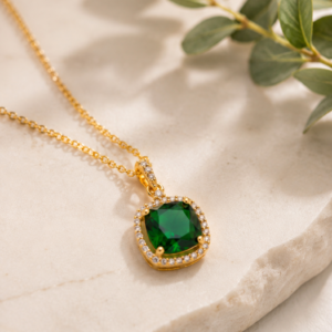 Emerald Glow Pendant Necklace